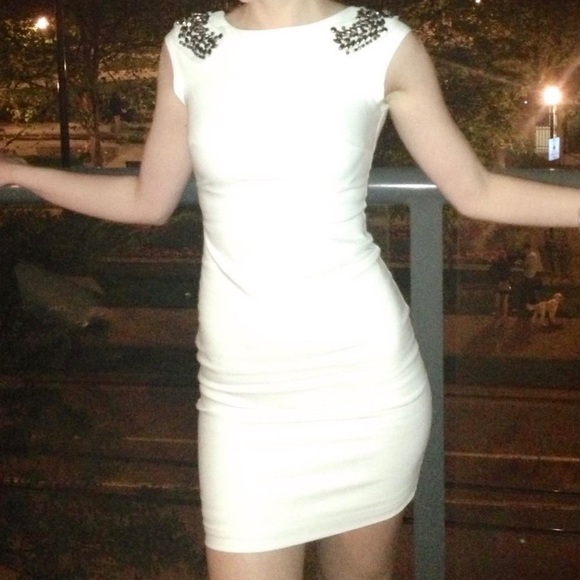 Zara Low-back Dress - Picture 3 of 7